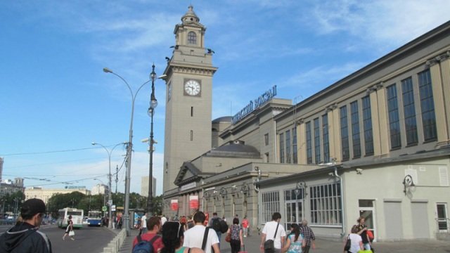 Башня с часами на Киевском вокзале