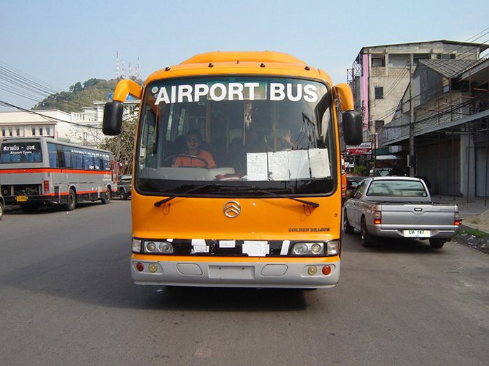 Автобусы в аэропорту Пхукета
