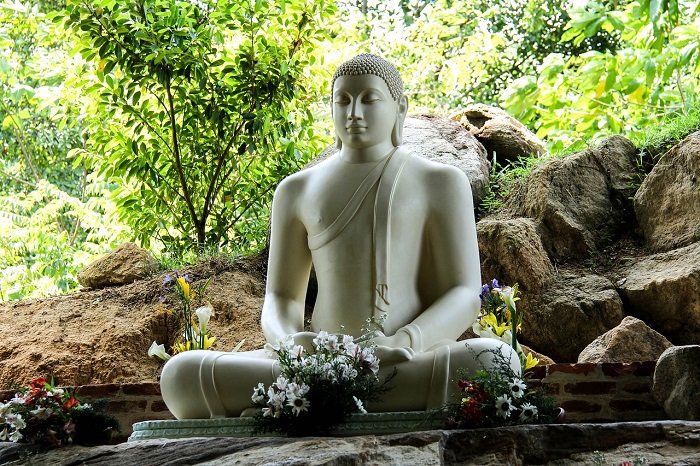 Статуя Будды в Шри-Ланке